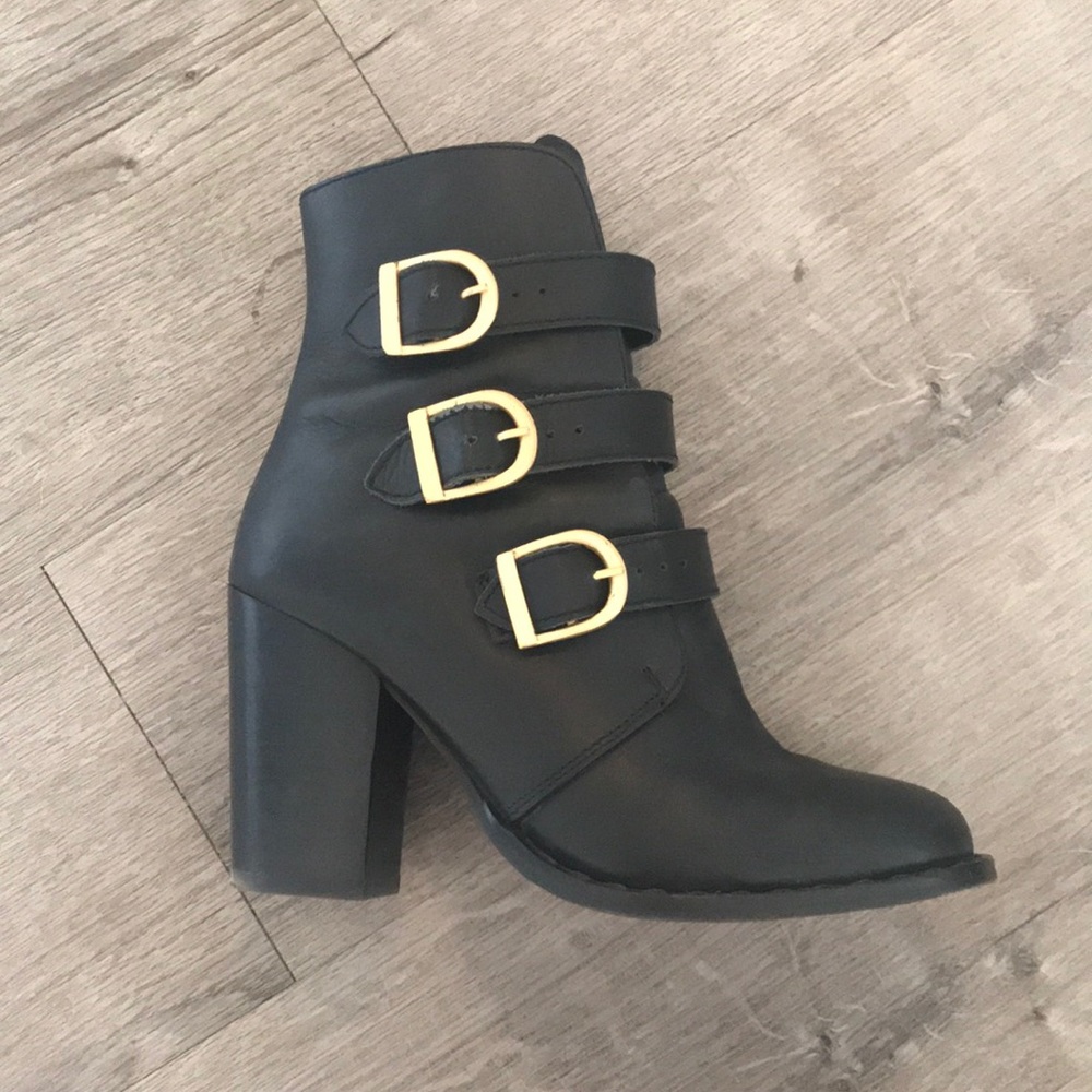 Topshop ‘Horoscope’ Ankle Boot